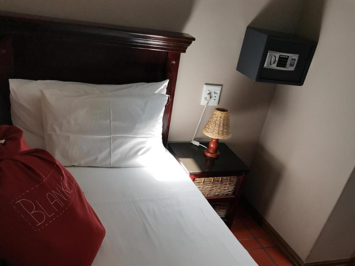 Londiningi Guesthouse ウィントフーク エクステリア 写真