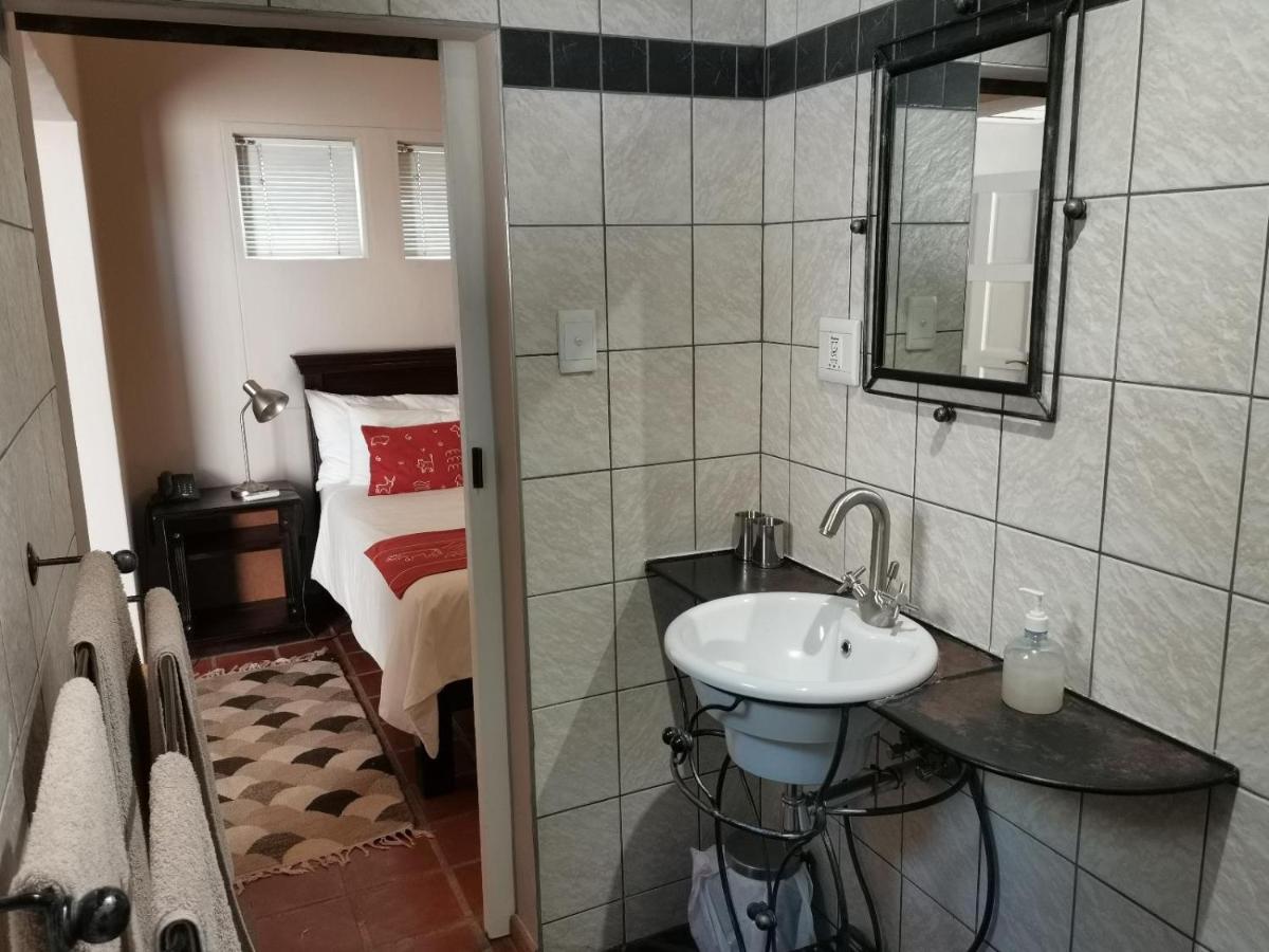 Londiningi Guesthouse ウィントフーク エクステリア 写真