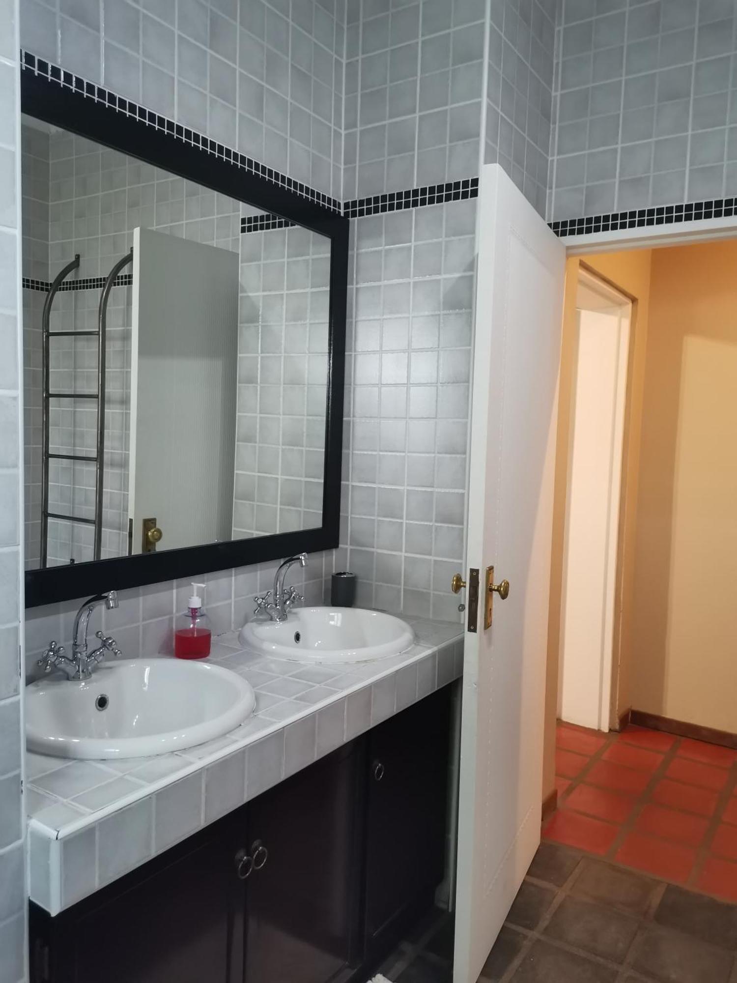 Londiningi Guesthouse ウィントフーク 部屋 写真